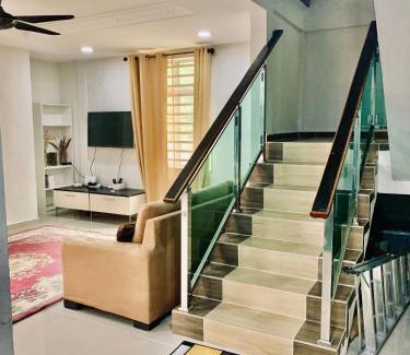 Manir Villa | Family-Friendly Kak Nor Villa with Kitchen Amenities