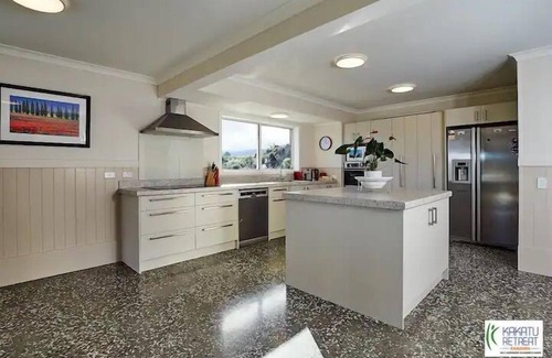 Kaikoura Apartment | Kakatu Retreat - Rolling Hills, Kakatu Retreat | Rolling Hills | Breakfast Included