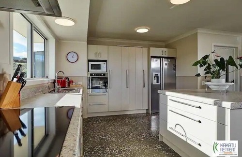 Kaikoura Apartment | Kakatu Retreat - Sleepy Hollow, Kakatu Retreat | Sleep Hollow | Breakfast Included