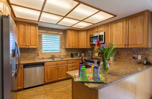 Kalama Tract House | Beachfront Bliss at Kakela Kai - Guest Rated 10/10
