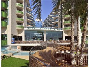 El Albir Hotel | Relax at KAKTUS Hotel Albir with Oceanfront Amenities