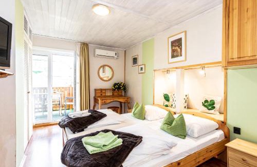 Heviz House | Pet-Friendly Kaktusz Villa Heviz with Spa & Ocean View