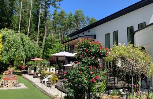 Fujikawaguchiko Bed & Breakfast | Discover Kakureyado Fujikawaguchiko with Oceanfront Views