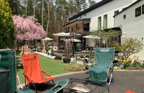 Fujikawaguchiko Bed & Breakfast | Discover Kakureyado Fujikawaguchiko with Oceanfront Views