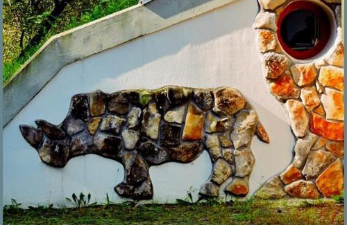 Holloko Apartment | Pet-Friendly Retreat at Kaláris Vendégház with Breakfast
