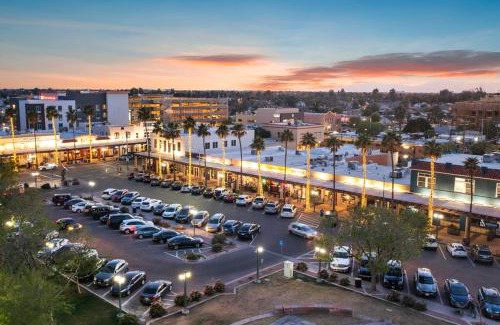 Chandler Apartment | Oceanfront Kalaemano Studio Suite with Pool & Pet-Friendly