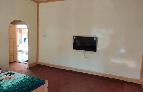 Batrik Hotel | Budget-Friendly Kalash Continental Hotel with Breakfast Options