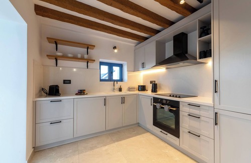 Kalathos House | Indulge in Kalathos Square Suites with Private Pools & More