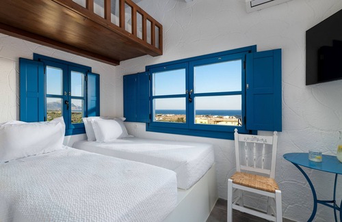Kalathos House | Indulge in Kalathos Square Suites with Private Pools & More