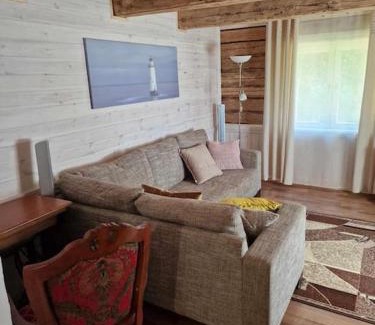 Laaneranna Parish Ski Chalet | Discover Helmküla Puhkemaja: Family-Friendly Retreat