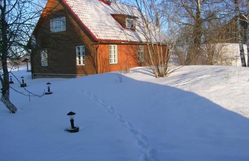Valga House | Inviting Kalda Talu: Pet-Friendly Retreat with Hot Tub