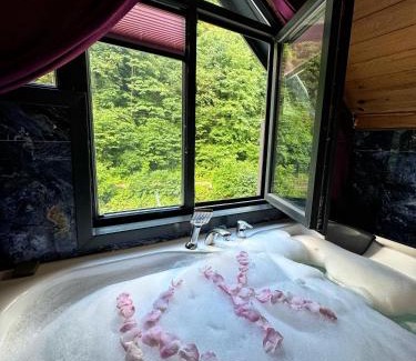 Ayder Apartment | Discover Kale Köprü Suit: Oceanfront Getaway Awaits