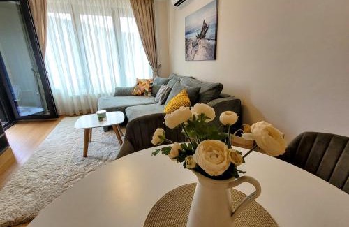 Dorcol Apartment | Stylish Kalemegdan Riverfront Apartment - Child-Friendly Retreat