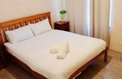 Victory Heights Apartment | Pet-Friendly Comfort at WA Kalgoorlie Boulder U3 Paddy's