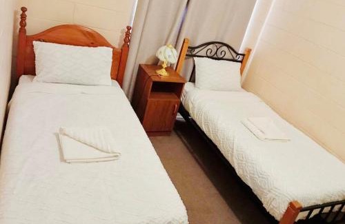 Victory Heights Apartment | Pet-Friendly Comfort at WA Kalgoorlie Boulder U3 Paddy's
