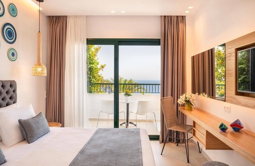 Kokkari Hotel | Discover Kalidon Panorama: Poolside Bliss & 9.6/10 Rating