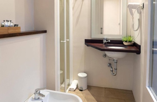 Caldes d'Estrac House | Relax at Kalima Beach: Family-Friendly with Spa & Breakfast