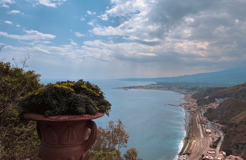 Giardini Naxos Apartment | Cozy Apartment with Terrace Steps from the Ocean