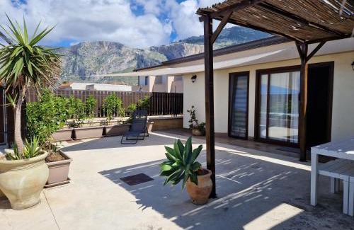 Capaci House | Oceanfront Kalimera: Guest Rated 9.6, Breakfast Included!