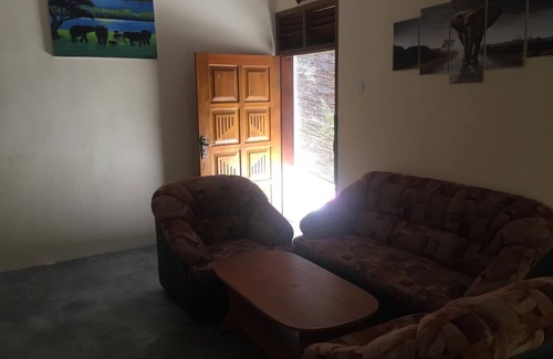Medaketiya House | Discover Kalindu Residence: Family-Friendly with Breakfast