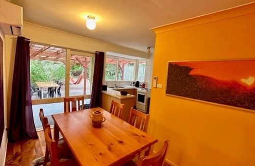 Wentworth Falls House | Experience Kallianna in Wentworth Falls: Family-Friendly Stay