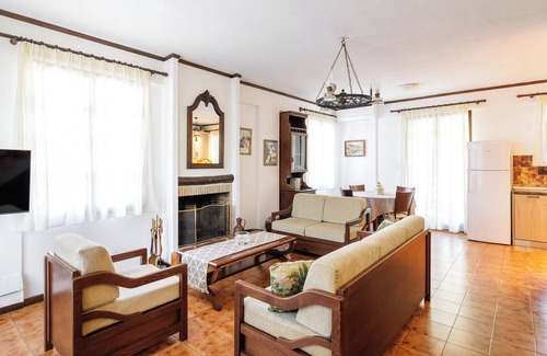 Kallikratia Villa | Beachfront Kallikratis Vintage House with Ocean Views