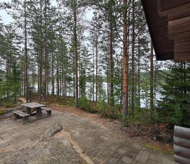 Alavus Ski Chalet | Cozy Kalliorinteen Mökit Ruskapirtti: Family & Pet-Friendly Stay