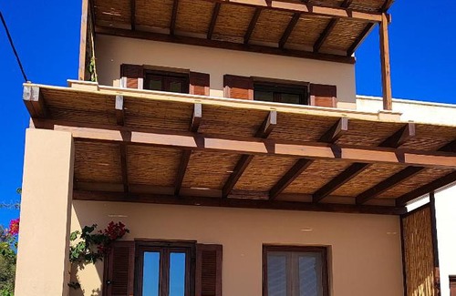 Monolithos Villa | Pet-Friendly Kallistis Beach House with Oceanfront Views