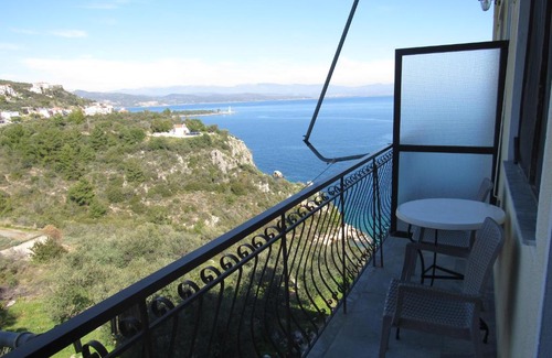 Mavrovouni Apartment | Charming Kallisto Studios: Guest Rated 9.4 & Breakfast Included