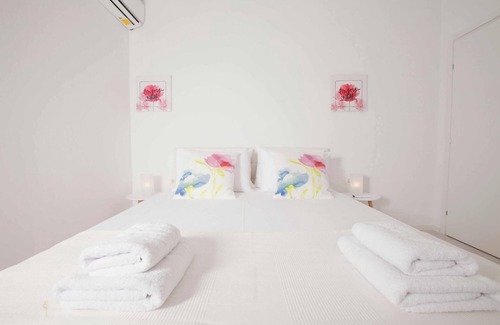 Kallithea Apartment | Family-Friendly Kallithea Blue Paradise with Breakfast Included