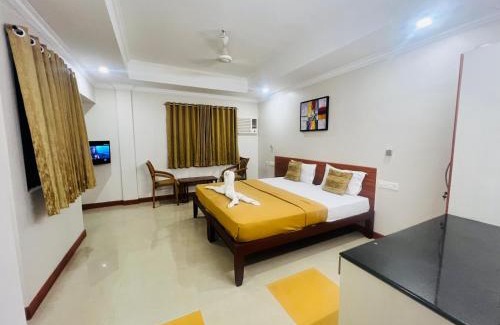 Kasaragod Hotel | Budget-Friendly Kalluvalappil Holiday Inn with Family Amenities
