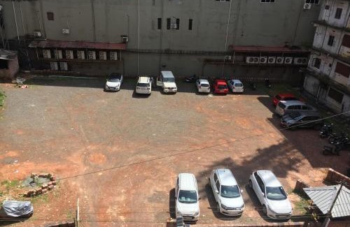 Kasaragod Hotel | Budget-Friendly Kalluvalappil Holiday Inn with Family Amenities