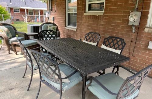 Kettering House | Inviting 2BR with Private Patio for Families and Pets