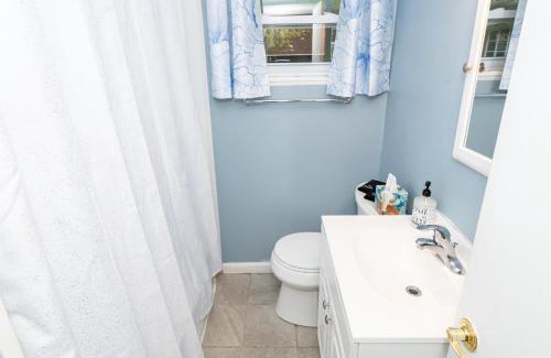 Kettering House | Inviting 2BR with Private Patio for Families and Pets