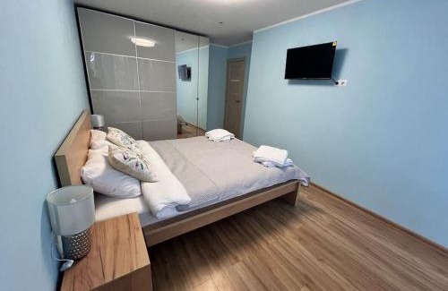 Sampeteris Apartment | Experience Kalnciema Flat - Family-Friendly with 9.7 Rating