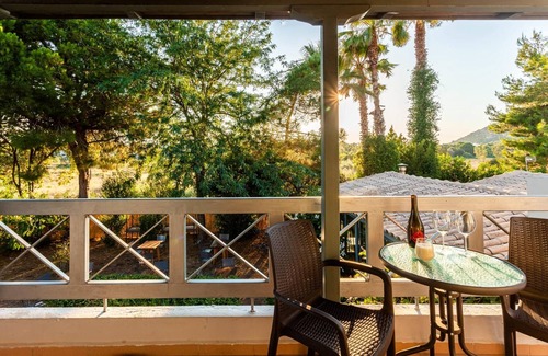 Kalogria Apartment | Relaxing Kalogria Summer Retreats with Breakfast & Family Fun