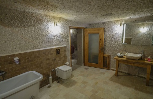 Nevsehir Hotel | Exceptional Kalsedon Cave Suites with Pool & Family Amenities