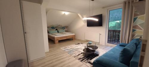 Glor House | Discover Kalser Eck: Pet-Friendly Haven with Breakfast & Hot Tub