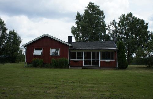 Kalv House | Pet-Friendly Kalv-Fegen 1 with Ocean Views & Hot Tub
