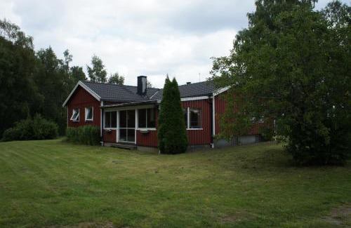 Kalv House | Pet-Friendly Kalv-Fegen 1 with Ocean Views & Hot Tub