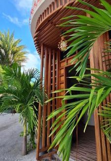 Kamadhoo House | Discover Kamadhoo Inn: Beachfront Bliss with Ocean Views