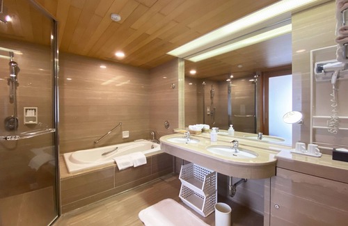 Kamakura Hotel | Discover Kamakura Prince Hotel: Pool, Restaurant & More