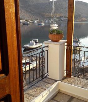 Pedi Apartment | Highly Rated Kamares Studios: Ideal for Families & Relaxation