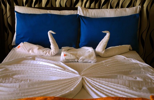 Bolgoda Hotel | Relax at Kamaro Holiday Resort with Family-Friendly Amenities