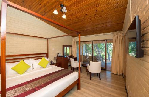 Senga Hotel | Relax by the Ocean at Kambiri Beach by Serendib Resort