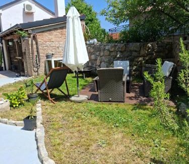 Kuceli House | Kameni Biser: Pet-Friendly Retreat with 9/10 Guest Rating