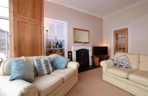 Tighnabruaich House | Inviting Kames View Apartment - Guest Rated 9.1/10