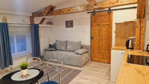 Lidzbark Warminski Apartment | Family-Friendly Stay at Kamienica "Pod dębem" - Rated 9.3