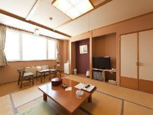 Kamifurano Hotel | Kamihoroso: Family-Friendly Retreat with Spa & Dining Options