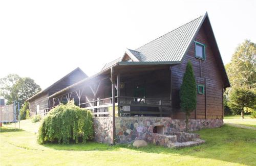 Biskupiec House | Idyllic Kamionka House - Siedlisko with Beachfront Bliss